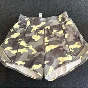 Lululemon size 4 Tall Camo Shorts